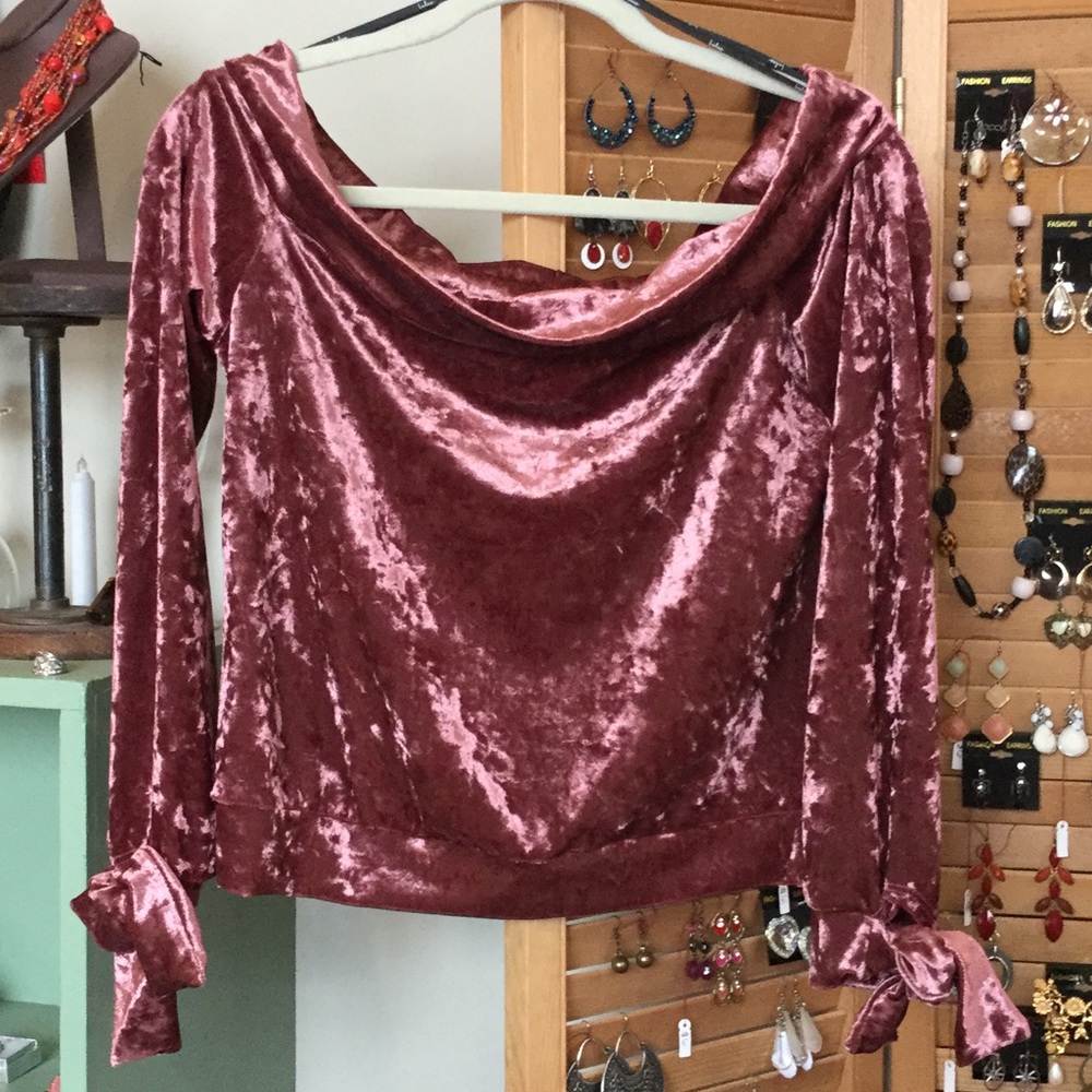 BNWT Lulus Top